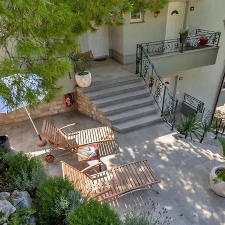Appartement 1 Bedroom Stunning In Makarska
