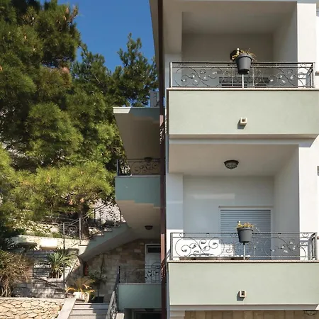 1 Bedroom Stunning In Appartement *