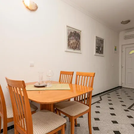 Appartamento 1 Bedroom Stunning In