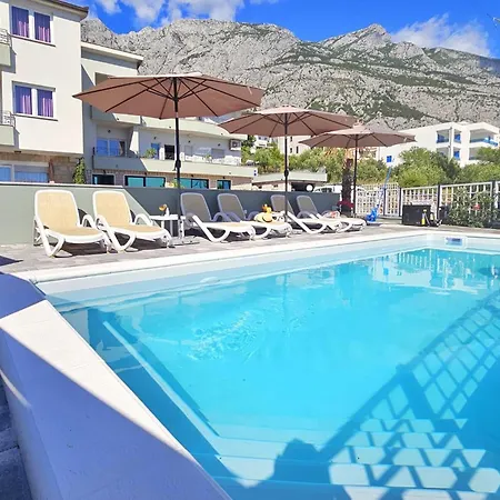 Veliko Brdo Iii Apartment Makarska