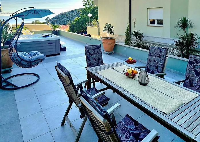 Apartment Veliko Brdo Iii Makarska